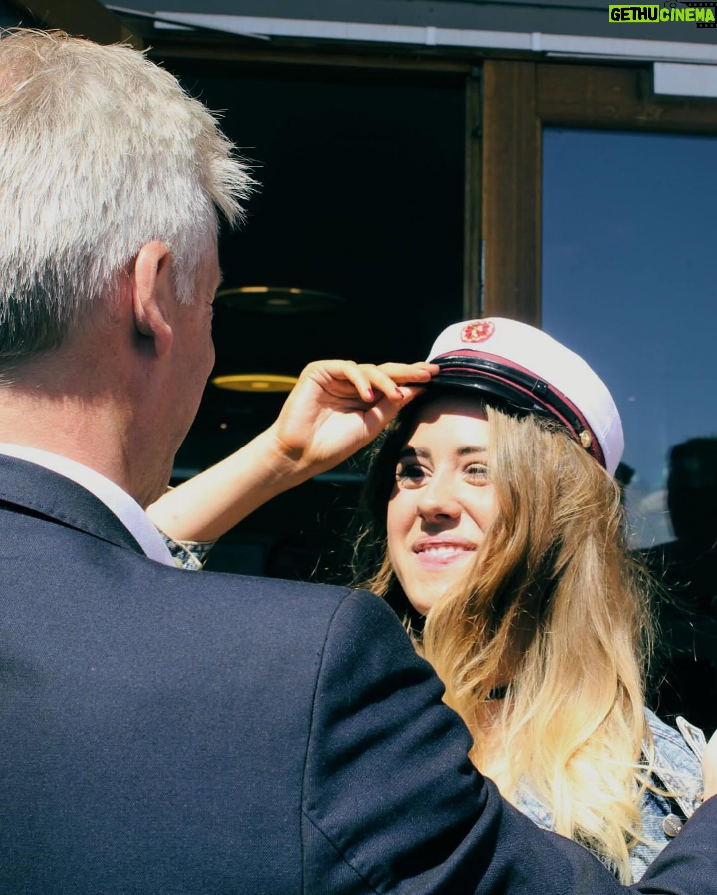 Maria Fantino - 13.6K Likes - I Är er der virkelig meget at fejre. Ti Är siden at jeg blev student. Ti Är siden jeg var pÄ interrail. Ti Är siden jeg tog pÄ højskole. Ti Är siden jeg mødte ham jeg nu skal giftes med og ti Är siden jeg fik min første næsepiercing (nok det største af tingene)