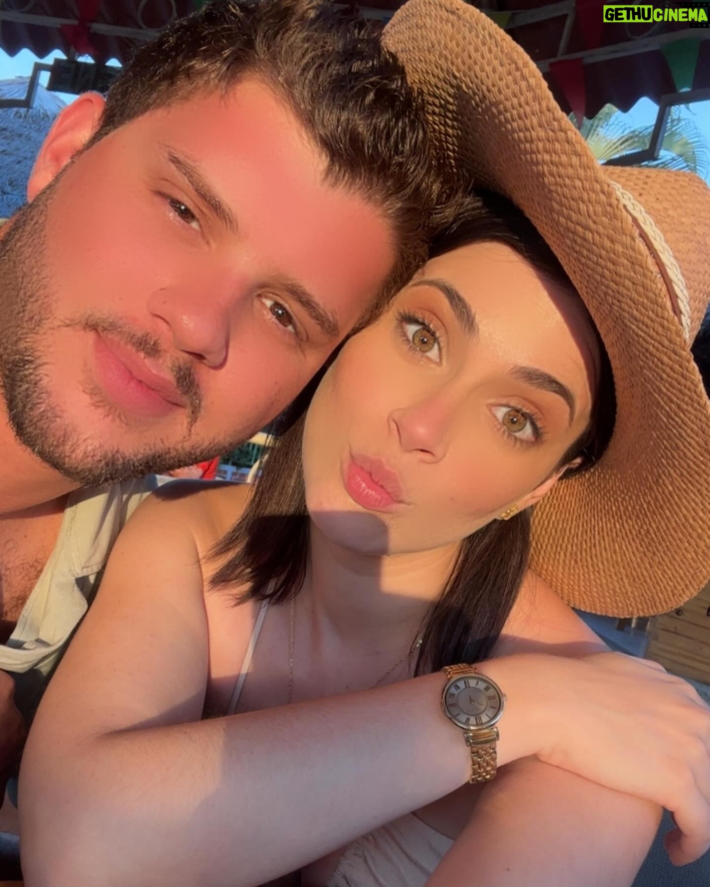María Karla Gómez - 16.3K Likes - HB TO ME 🎂🎈🥳🍾🥂
Eres la protagonista de tu novela, así que créetelo !!!
Att: la vida
No quería que pase este día especial sin mostrarles un poco de lo que ha sido agosto en los últimos días, ahora vivo en una nueva ciudad, porque fui elegida para ser actriz en una telenovela. Han sido días de adaptarme a todo lo nuevo, pero en cada paso me siento tranquila y feliz de seguir encaminándome en esta profesión que amo.
Hoy solo puedo dar gracias por todas las bendiciones que ocurren en el camino y por todo el aprendizaje .
Gracias infinitas a ti por acompañarme en este proceso !!!
#newmemories #newprojects #actrizlatina #hbtome