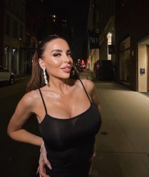 Maria Luisa Jacobelli Instagram - Pov: I’m your dinner date in NY🍸