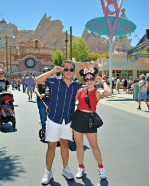 Mariana Botas Instagram - Siendo feliz en Disney 🎢🎡🪄🐭❤️✨🫰🏻
.
.
.
. Gracias @infinitymagic.bydani por ayudarnos a planear los mejores viajes siempre 🫶🏻🫶🏻🫶🏻