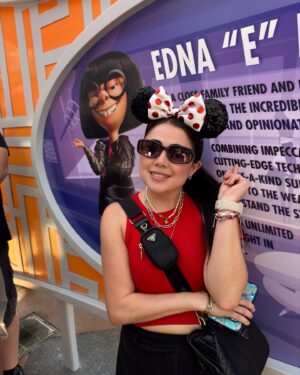 Mariana Botas Instagram - Siendo feliz en Disney 🎢🎡🪄🐭❤️✨🫰🏻
.
.
.
. Gracias @infinitymagic.bydani por ayudarnos a planear los mejores viajes siempre 🫶🏻🫶🏻🫶🏻