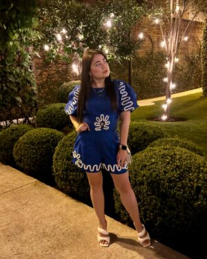 Mariana Botas Instagram - In wonderland 💙🦋🌀🐰🃏

. 👠 @stevemaddenmx