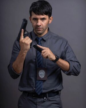 Mario Horton Instagram - Algunas fotos de #Durán; recuerdos de mi personaje en la @seriecromosoma21 , gran ficción chilena dirigida por @matiasvenables que pueden disfrutar en @netflixchile @netflixlat
Y tú? Ya la viste?