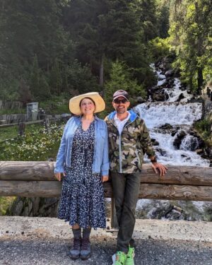 Marisa Passera Instagram - Gita a Torgnon:
1 E in mezzo scorre il fiume
2 Cervino sempre nel cuore 
3 Il Cervino dietro al cuore 
4 Gli ostacoli del cuore
5 Vic che quando c'è da saltare salta 
6 Una che salta bene
7 Petit Monde un piccolo mondo incantato