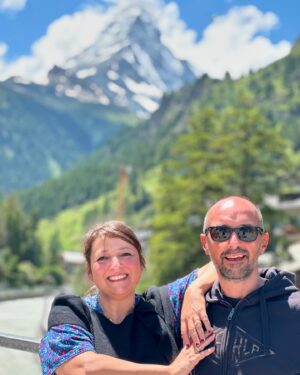Marisa Passera Instagram - 🏔️Alpine crossing 🏔️ il Cervino 💙 fronte / retro da 2000 metri a 3880 e poi giù a 1620 e ritorno 🚠 #Cervinia #Zermatt @cervinoskiparadise @radiodeejay