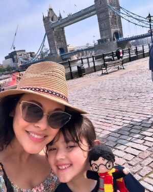 Marisa Ramirez Instagram - We don’t want to leave!!! #towerbridge #london  Trying to escape our feelings of our new life chapter! It’s gonna be great 😬