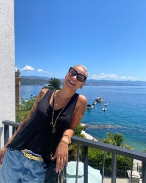 Mariza Instagram - Opatija, I’ve arrived, can’t wait for tonight 🎵❤️
For now, I’m recharging energies with this incredible view.