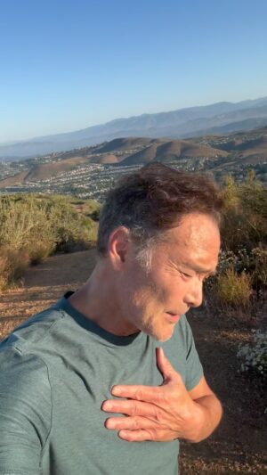 Mark Dacascos Instagram - Aloha and happy weekend! THANK YOU @malia.dacascos.bernal @sifual @mestre_amen_santo_ @nay_4_eva @bbcc.capoeirabatuque @thor818 @pugilistgym 🙏🏽❤️🤙🏽#breathe #nature #gratitude