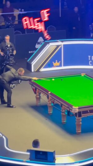 Mark Watson Instagram - A day in the life at the MrQ Masters… and you witness a 147!! 🤯

@watsoncomedian loved his time at Alexandra Palace 👌

#TheMasters | @mrqandyou