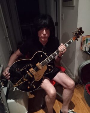 Marky Ramone Instagram - Nice guitar. #gretschfalcon