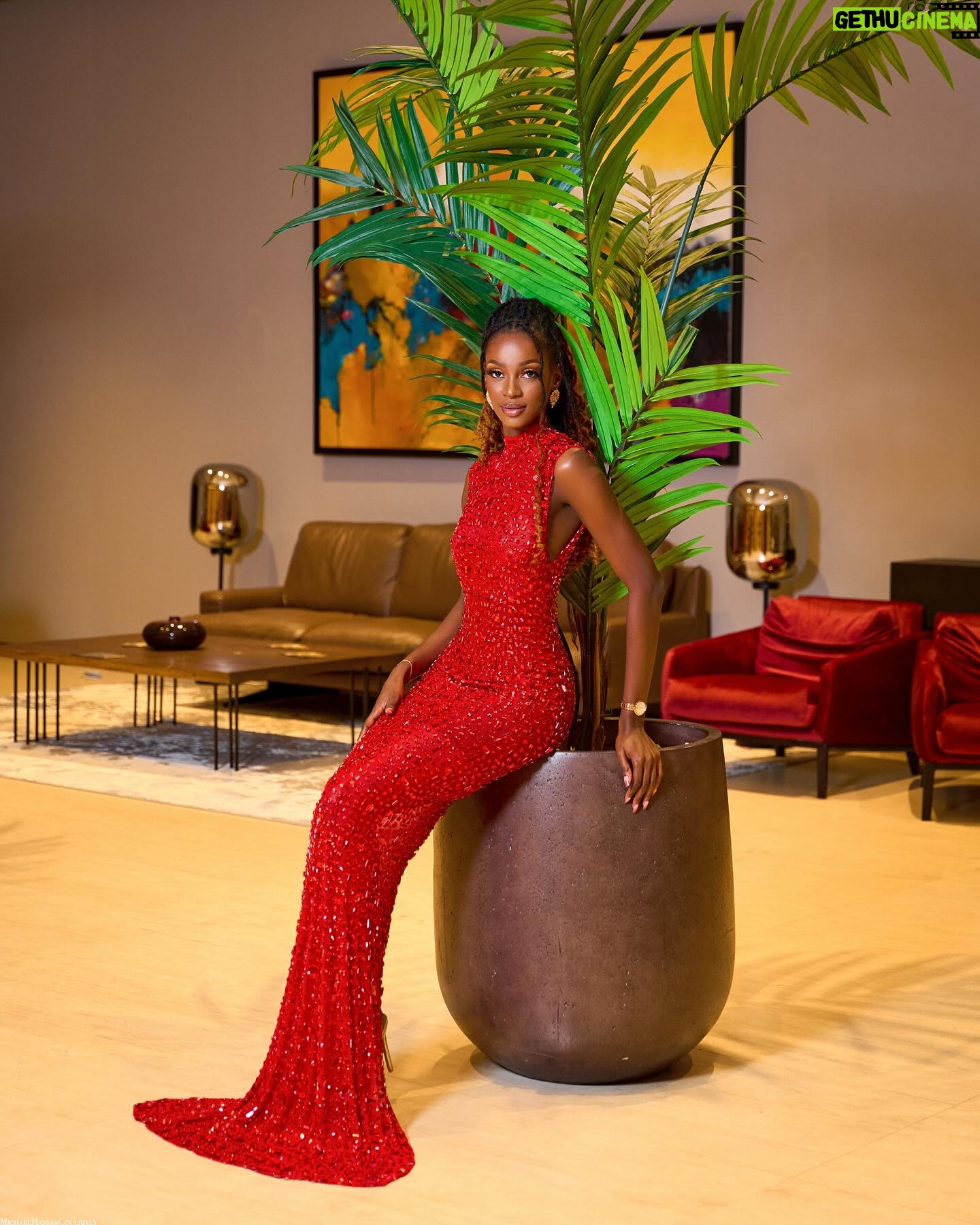 Marlène Kouassi - 8.5K Likes - Une Perle ✨
La semaine s’annonce bien.
📸: @michael.hassan.19