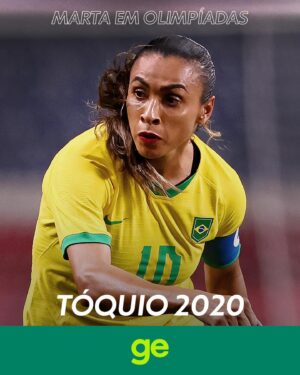 Marta Instagram - RAINHA MARTA 👑 🇧🇷 

Seis participações em Olimpíadas não é para qualquer uma! A lendária camisa 10 do Brasil é figurinha histórica desde os Jogos de Atenas, em 2004, quando tinha 18 anos de idade. 💚💛 

Dentre os inúmeros recordes, é a única atleta a marcar gols em cinco edições diferentes. Inclusive, está a apenas um gol de igualar Cristiane na artilharia das Olimpíadas de todos os tempos! #OlimpíadasNoGe #Paris2024 #FutebolFeminino 

📸 AFP, Ministério do Esporte e Reuters