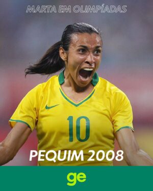 Marta Instagram - RAINHA MARTA 👑 🇧🇷 

Seis participações em Olimpíadas não é para qualquer uma! A lendária camisa 10 do Brasil é figurinha histórica desde os Jogos de Atenas, em 2004, quando tinha 18 anos de idade. 💚💛 

Dentre os inúmeros recordes, é a única atleta a marcar gols em cinco edições diferentes. Inclusive, está a apenas um gol de igualar Cristiane na artilharia das Olimpíadas de todos os tempos! #OlimpíadasNoGe #Paris2024 #FutebolFeminino 

📸 AFP, Ministério do Esporte e Reuters