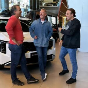 Martín Cárcamo Instagram - Preparando sorpresas con 2 GENIOS del Deporte y además grandes personas.  Tremendos!!! 
@massunico y @fergonzalezel 

 Super Equipo @kiachile