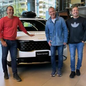 Martín Cárcamo Instagram - Preparando sorpresas con 2 GENIOS del Deporte y además grandes personas.  Tremendos!!! 
@massunico y @fergonzalezel 

 Super Equipo @kiachile