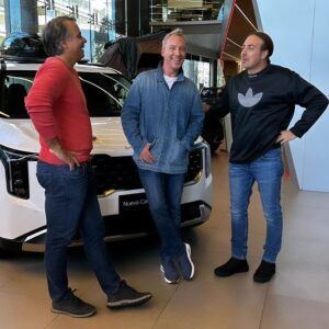 Martín Cárcamo Instagram - Preparando sorpresas con 2 GENIOS del Deporte y además grandes personas.  Tremendos!!! 
@massunico y @fergonzalezel 

 Super Equipo @kiachile