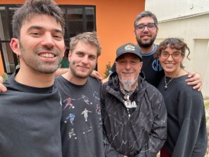 Martín Fabio Instagram - 🎤 @monokpg estuvo en #IndustriaNacional 🏭 junto a @pedrorosemblat @aramburumarcos @lacopecope y @matimowszet ✨ Si te perdiste esta charla, andá a buscarla a Youtube 🩷