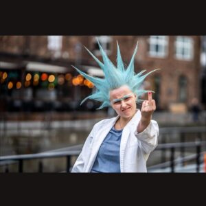 Martin Lepperød Instagram - Jeg er så utrolig stolt, sliten og glad for de siste 100t av livet. Takket være oss alle som bidro til p3aksjonen kan @plannorge fortsette det gode arbeid, fint å gi litt håp til barna våre som trenger hjelp. Så TUSEN takk til @adelinaibi @henrikfarley @arianrhodengebo og alle dere andre som jobbet knallhardt for at dette skulle skje. Nå skal jeg legge meg i badekaret, ta en bakt potet og se på Thor med hammeren filmer. Takk for meg.