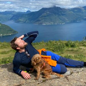 Martin Lepperød Instagram - Jeg skal være helt ærlig å si at fjellet gjør at jeg blir en person jeg ikke liker. Men faen heller, det er hot fuckboy summer❤️