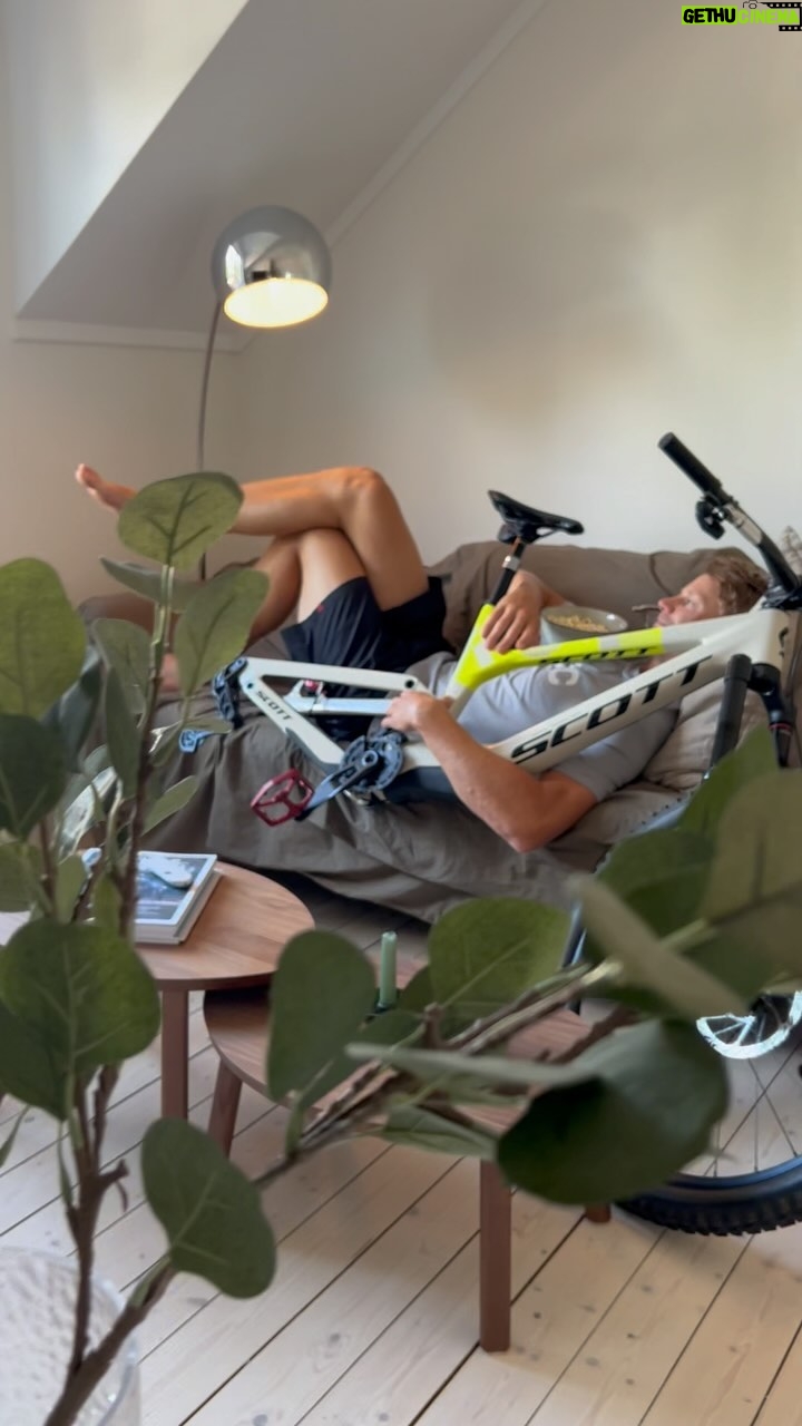 Martin Söderström - 22.3K Likes - When you need a friend 👉🏼 @srammtb AXS 😂