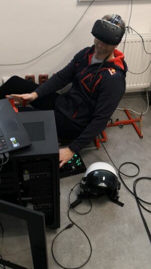Martin Šonka Instagram - Co se to tu chystá?

What is going on here?

#martinsonka #teamsonka #givesyouwings #redbull #redbullathlete @redbull @redbullcz @redbullmotorsports #pilot #czechpilot #pilotlife #pilotslife #aviation #simulator