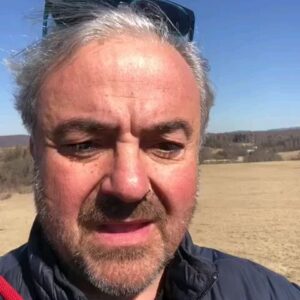 Martin Zounar Instagram - Vážení a milí,

já vás zdravím z prosluněného Jeseníku a mám pro vás tip na skvělý víkendový program. ☀️ Jako garant projektu Tloustneme bych vás chtěl pozvat na sobotní výšlap s Pivrncem na Říp, protože jak se říká – sportem ku zdraví! 🏃‍♂️
I já se tímto heslem řídím, proto pokud máte chuť, přidejte se v sobotu ke mně. Startujeme 26. 3. 2022 ve 13:30 a vydáme se k rotundě sv. Jiří na Říp, uděláme něco pro svá těla a budeme se cítit zaručeně lépe! 💪 Těším se na vás! #TloustnemeCZ