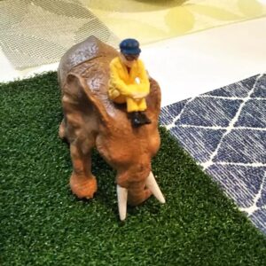 Masanori Hata Instagram - 畑正憲回顧展 中標津 おかげさまを持ちまして本日無事に終了の日をむかえることができました。沢山の方にご来場いただき、山盛りの温かいメッセージにも勇気をいただいております。会場の陶器コーナーにはこんな楽しいムツさんも❤️
そして、最終日には妻、畑純子さんも会場へ。きっとムツさんも喜んでくれていたとおもいます🍀またこんな機会をもてるようがんばっていきます😊北海道ー、遠すぎで、いけなかったー😳という皆様のために、会場ご紹介動画も只今編集にはいっております🐾おたのしみにー！スタッフ一同 
#ムツゴロウの656 #はたまさのり #むつごろうさん #zoologist #writer #painter #なかしべつ