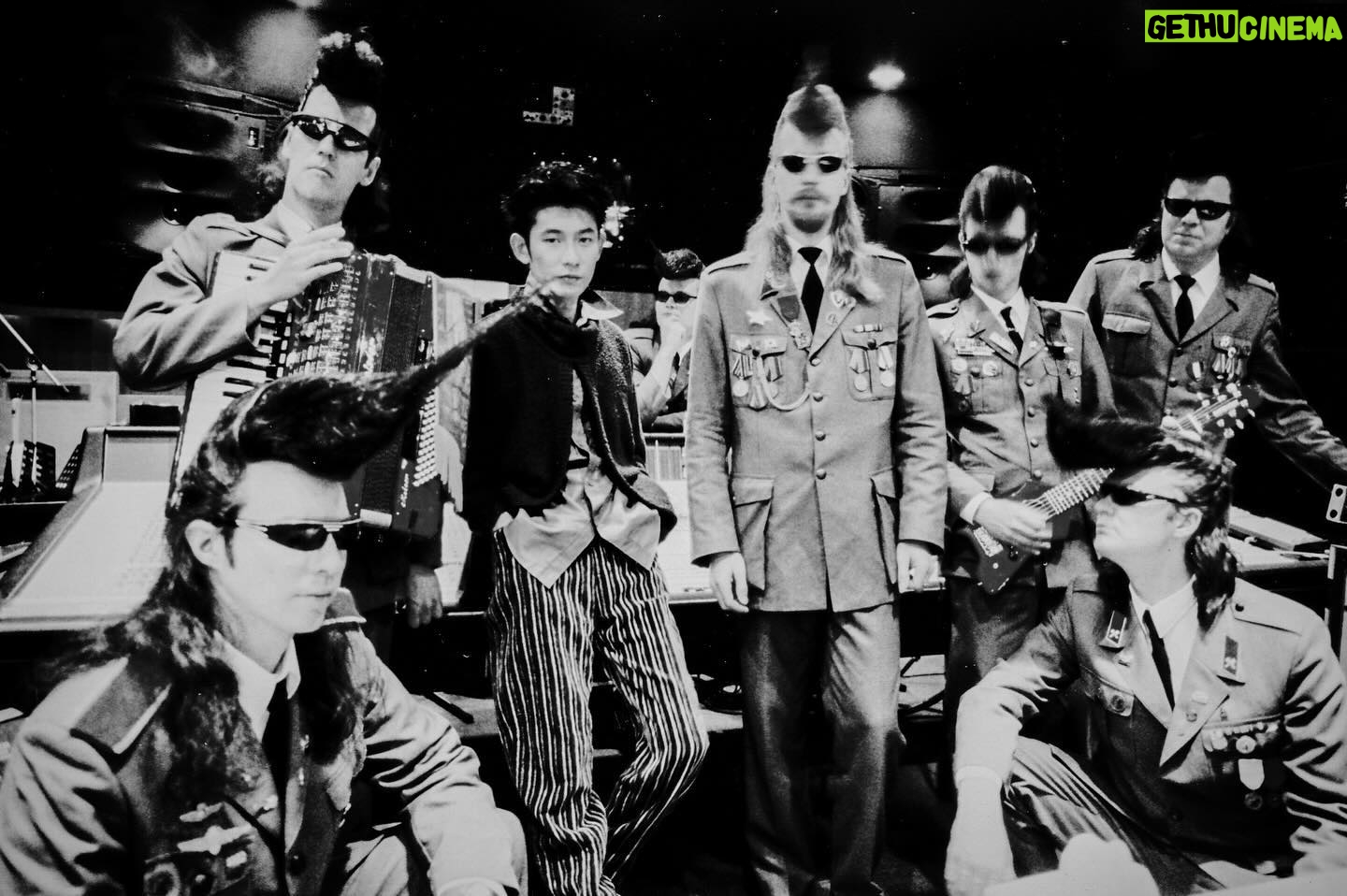 Masatoshi Nagase - 3.5K Likes -
w / Leningrad Cowboys
from M.Nagase
#レニングラードカウボーイズ
#1992?
#枯れ葉 #Fallenleaves #公開中
##AkiKaurismäki #アキカウリスマキ
#almapoysti #JussiVatanen