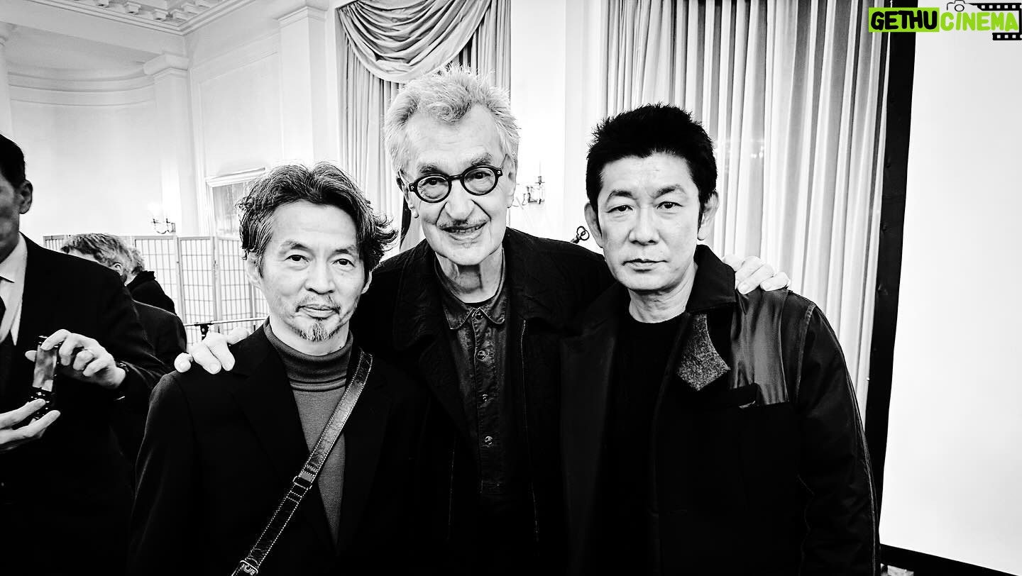 Masatoshi Nagase - 2.6K Likes - ā”
ā”
We met again in Berlin.
åä¼ćÆććÆćå¬ćć
ā”
Thank you Mr.Tsai for the souvenir!
ā”
from M.Nagase
ā”
ā”
#ćć”ć¤ćć³ćŖć£ć³ ē£ē£ #MingliangTsai #č”ęäŗ® å°ę¼
#ćŖć¼ć«ć³ć·ć§ć³ ćć #ęåŗ·ē å
ē
#ēé²é å
ē #claudewang
ā”
#ć“ć£ć ć“ć§ć³ćć¼ć¹ ē£ē£ #WimWenders
ā”
ććć¦ęćć
#ē³äŗå²³é¾ ē£ē£ļ¼
ā”
#ē®±ē· #berlin