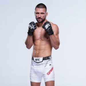 Mateusz Gamrot Instagram - 🇵🇱 Dziękuję wszystkim fanom i kibicom za wiarę i wsparcie! Wszystkie wiadomości i energię! 3 dni do UFC 305 w Australii ! Jestem gotowy i dam z siebie wszystko co mam! 🥷🇵🇱
Dziękuję również moim sponsorom i partnerom za pomoc i zaufanie! ❤️
@body_chief | @underarmour | @betclicpolska | @dbxbushido | @fizjofight | @vitamin_clinic | @czerwonysmok.poznan | @frycek_barber 
——————-
🇺🇸 Thank you to all fans and friends for your faith and support! All messages and energy! 3 days until UFC 305 in Australia! I’m ready and I’ll give it everything I have! @americantopteam