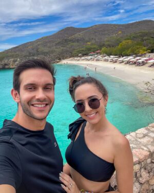 Matheus Boa Sorte Instagram - Thamires é um dos seres humanos mais brilhantes que já conheci na vida. Além de linda, inteligente, amorosa, e resiliente, eu preciso destacar o quanto ela é dedicada e cuidadosa. Transborda o melhor de si para o mundo, e cativa todos que cruzam seus caminhos.
-
Essa postagem é pra marcar o feliz aniversário, mas os parabéns, esses, eu faço questão de dar todos os dias da vida.