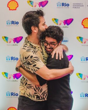 Matheus Costa Instagram - Relembrando um dos momentos mais emocionantes da minha carreira! Receber esse prêmio internacional como meu primeiro reconhecimento como ator adulto foi indescritível.

“Derrapada” não foi apenas um filme, foi uma jornada de dedicação e superação. Desde a preparação corporal e emocional, passando por ensaios intensos com talentos incríveis como Heslaine, Nanda Costa e Augusto Madeira, até um mês inteiro em Cataguases... cada segundo valeu a pena! 🎬

Foi uma honra estrelar meu primeiro papel principal e viver tantas “primeiras vezes” nesse projeto. Primeira cena de sexo, primeira vez sendo pai, primeira vez sendo protagonista, primeira vez fazendo parte da construção de um personagem e roteiro… foi muito enriquecedor!

Agradeço de coração a todos que fizeram parte disso! Vocês são incríveis! ♡

Se você assistiu ao filme me conta oq achou!

(Tradução: inglês)

Looking back at one of the most important moments of my career! Receiving this international award as my first recognition as an adult actor was beyond words.

“Derrapada” was more than just a movie; it was a journey of dedication and overcoming challenges. From physical and emotional preparation to intense rehearsals with incredible talents like Heslaine, Nanda Costa, and Augusto Madeira, to an entire month in Cataguases... every single moment was worthwhile! 🎬

It was an honor to take on my first leading role and experience so many “firsts” in this project. First sex scene, first time being a father, first time as the protagonist, first time contributing to the character and script development... it was incredibly enriching!

I extend my sincere thanks to everyone who was part of this! You are all amazing! ♡

If you’ve seen the movie, please share your thoughts! 

#AtorMatheusCosta #MatheusCosta #Derrapada #Cinema #PremioInternacional
