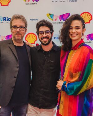 Matheus Costa Instagram - Relembrando um dos momentos mais emocionantes da minha carreira! Receber esse prêmio internacional como meu primeiro reconhecimento como ator adulto foi indescritível.

“Derrapada” não foi apenas um filme, foi uma jornada de dedicação e superação. Desde a preparação corporal e emocional, passando por ensaios intensos com talentos incríveis como Heslaine, Nanda Costa e Augusto Madeira, até um mês inteiro em Cataguases... cada segundo valeu a pena! 🎬

Foi uma honra estrelar meu primeiro papel principal e viver tantas “primeiras vezes” nesse projeto. Primeira cena de sexo, primeira vez sendo pai, primeira vez sendo protagonista, primeira vez fazendo parte da construção de um personagem e roteiro… foi muito enriquecedor!

Agradeço de coração a todos que fizeram parte disso! Vocês são incríveis! ♡

Se você assistiu ao filme me conta oq achou!

(Tradução: inglês)

Looking back at one of the most important moments of my career! Receiving this international award as my first recognition as an adult actor was beyond words.

“Derrapada” was more than just a movie; it was a journey of dedication and overcoming challenges. From physical and emotional preparation to intense rehearsals with incredible talents like Heslaine, Nanda Costa, and Augusto Madeira, to an entire month in Cataguases... every single moment was worthwhile! 🎬

It was an honor to take on my first leading role and experience so many “firsts” in this project. First sex scene, first time being a father, first time as the protagonist, first time contributing to the character and script development... it was incredibly enriching!

I extend my sincere thanks to everyone who was part of this! You are all amazing! ♡

If you’ve seen the movie, please share your thoughts! 

#AtorMatheusCosta #MatheusCosta #Derrapada #Cinema #PremioInternacional