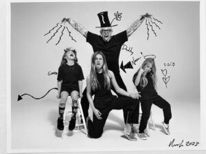 Matt Barnes Instagram - Family photoshoot day with these wackos! ❤️‍🔥📸