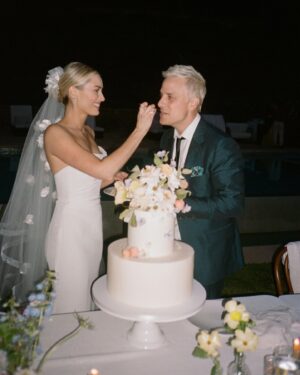 Matt Cutshall Instagram - Happy Birthday to my beautiful and amazing life partner @arielle 😍 I’m so happy you were born today. I’m so lucky God blessed me with someone as special as you. I Love you! HAPPY BIRTHDAY!!! 🎂💕