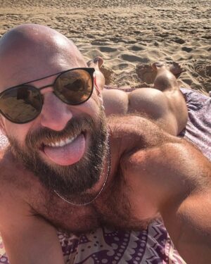 Matt Lister Instagram - Finish this sentence

‘You’ve heard of an elf on a shelf, but have you ever seen a…’

Wrong answers only. 

🍑🔥
