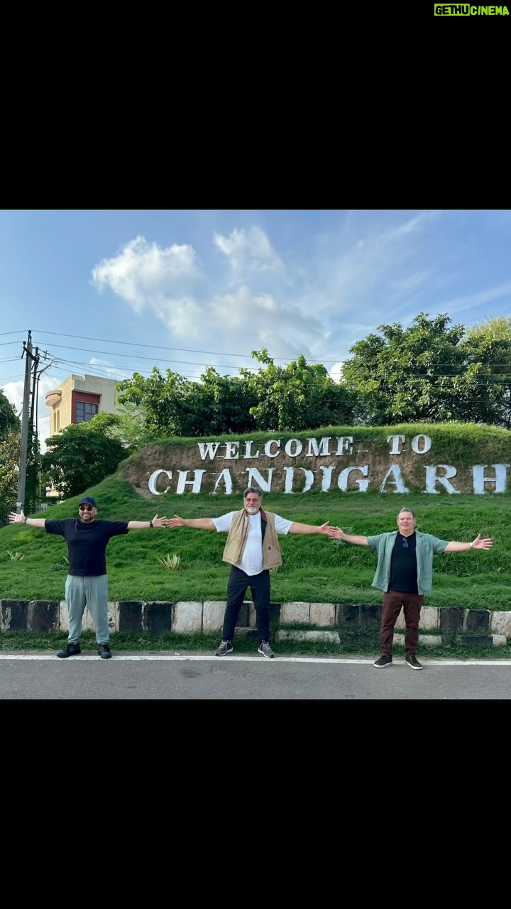 Matt Preston - 11.8K Likes - Before our Friday and Saturday night dinner with @garymehigan and @gcalombaris for @conoshofficial at @hyattcentricchandigarh WE EAT In CHANDIGARH!!!
#paanipure #golgappa #magaj #kaleji #butterchicken @oldpaldhaba @the_yakitori_bar
