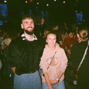 Matúš Okajček Instagram - Zbierka z @mzatko analógu.
OSLAVA NAŠICH ŽIVOTOV