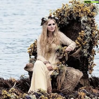 Maude Hirst - 2.3K Likes - 🎨YOUR ART MAKES ART🎨
I love this concept. It can feel scary when you create something to put it out in the world because creativity is vulnerable - it reveals parts of yourself that might not be liked but everyone… but that’s why it’s so beautiful and important.
I believe we all have so much to give but often we close down our intuition and stop our creativity from being seen.
I feel so grateful to have the opportunity to create my new INTUITIVE WHISPERS oracle deck because I feel they are a pathway back to that intuitive unique part of you that is ready to be revealed. But it’s also me sharing my art and my passion.
What does your intuition want you to share❓
You can check out the cards in the link in my bio @maudehirst
#intuitivewhispers #artmakesart #intuition #beseen