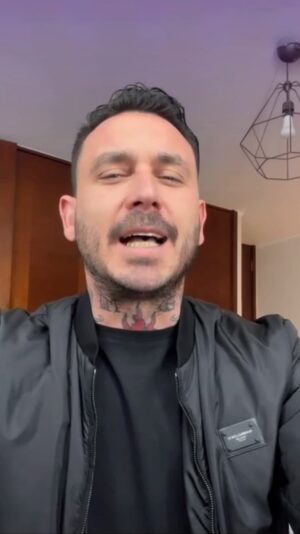 Mauricio Pinilla Instagram - Así de fácil es ganar unas lucas extras con la Cartilla Ganagol de @latamwin . Regístrate ahora y participa por nuestro pozo millonario.