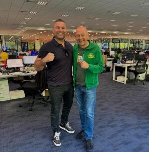 Maurício Rua Instagram - Muito feliz em conhecer um dos maiores empresários do nosso país 🇧🇷🇧🇷🇧🇷
Obrigado por todo carinho e suporte @havanoficial