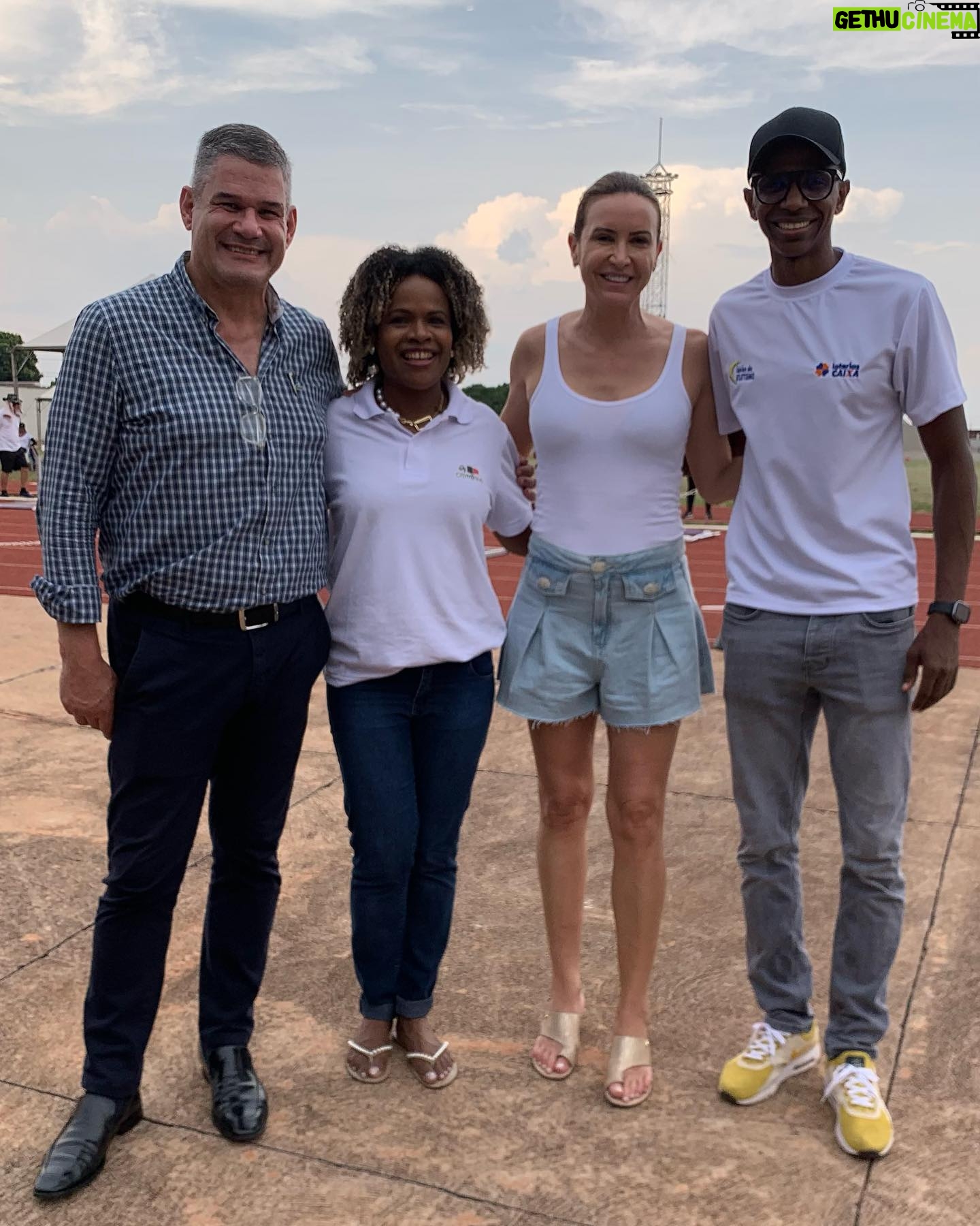 Maurren Maggi - 344 Likes - Jogos abertos do interior, uma das melhores e maiores competições do Brasil !!
Obrigada presidente @wlamirmc, que está presente em tudo que diz respeito ao atletismo!! Por isso crescemos a cada dia e somos a melhor confederação do mundo eleita!
Com presenças ilustres dos embaixadores heróis e ídolos Eu @maurrenmaggi e @airduda !
Obrigada @coronelhelenareis por estar presente nos esportes e nos acompanhar de perto!
#SomosAtletismo
#caixa
#caixaesportes
#loteriascaixa
#loteriascaixaesportes
@caixa @loteriascaixaoficial @atletismobrasil
@recomaoficial