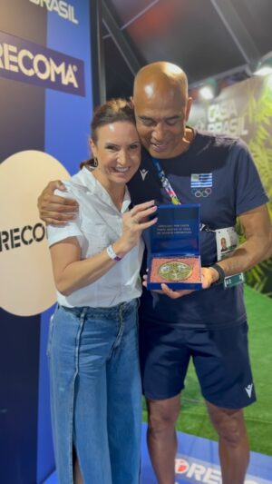 Maurren Maggi Instagram - Imagine ser presenteado com uma Homenagem dos 45 anos da Recoma pela medalhista olímpica @maurrenmaggi ?

Olhem só que momento especial que aconteceu na Casa Brasil! 

#recoma #paris2024