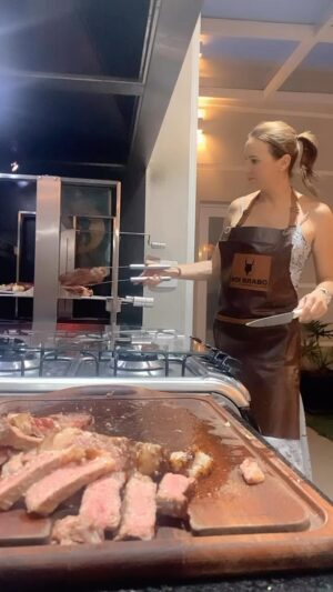 Maurren Maggi Instagram - Estreando minha churrasqueira nova!!!! 
Com as melhores carnes!!! 
@rodrigo_maxima_gourmet 
@maxima.gourmet 
@boibrabosaocarlos