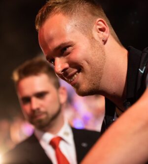 Max Hopp Instagram - Zwei Achtelfinals, 2x 10-Darter & Platz 19 im Ranking🚀🎯
#challenge #tour #auftakt #immerweiter