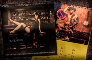 Max Krüger Instagram - Ihr Kalender für mich vs mein Kalender für sie... (Nein, wir haben uns keine Kalender geschenkt. Ich hab einfach schon seit ner ganzen Weile den Monat November bei mir im Arbeitszimmer hängen. Also hat sie jetzt zum Ausgleich den #LFDW6 Kalender in ihrem Studio.^^)