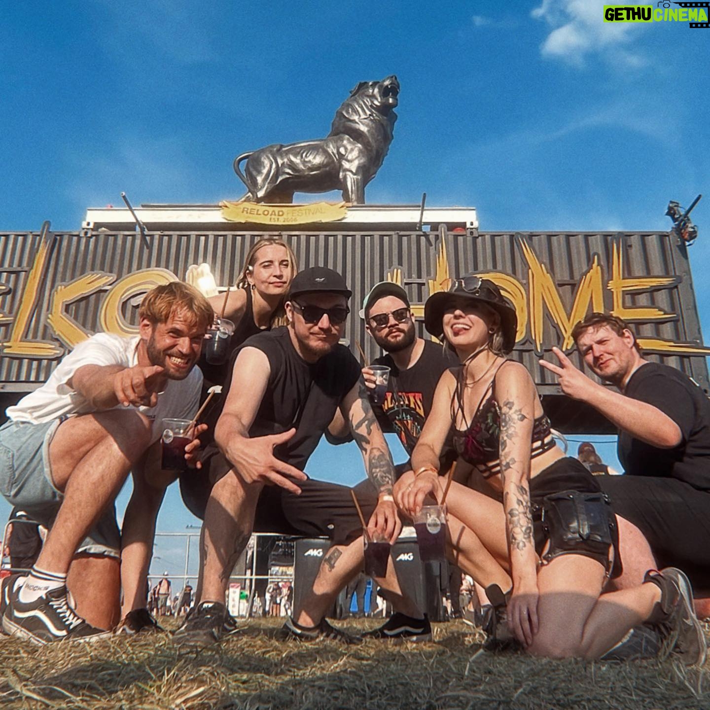 Max Krüger - 2.1K Likes - Süße Mäuse aus deiner Umgebung haben Bock auf Meddl!
.
.
#festival #metal #camping #saufe #slushy
