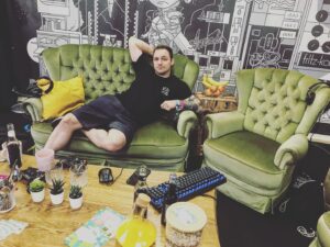 Max Krüger Instagram - Stream me like one of your indie girls!

Wie jeden Morgen auf der #gamescom2019 sind wir auf www.twitch.tv/doktorfroid live von der Indie Arena Booth und präsentieren euch die geilsten Indiegames!
(KEINE WERBUNG, da wir das unentgeltlich machen, weil die Indie Arena BESTE ist! <3)