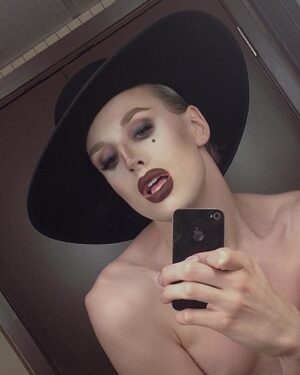 Max Malanaphy Instagram - also I have a new hat. Happy October.