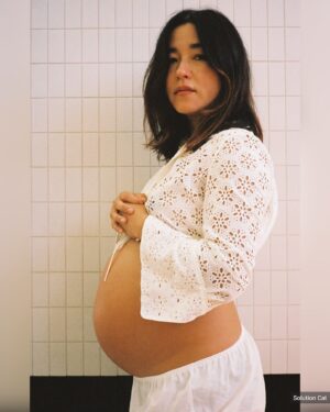 Maya Erskine Instagram - She’s coming soon 🌸🌸🌸 photos by childhood friend @gillpills